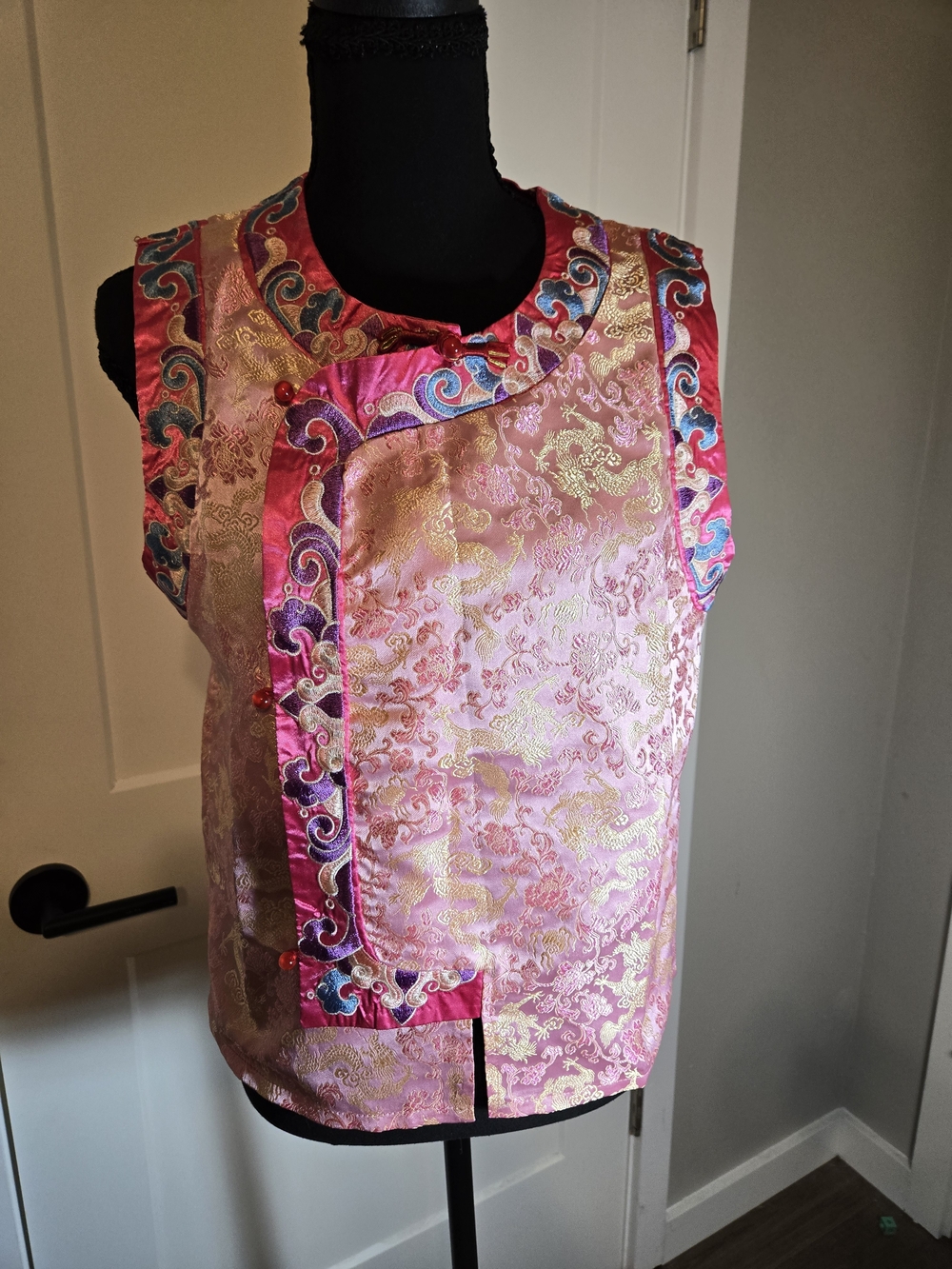 D&A Diandian Pink Gold Metallic Dragon Brocade Asymmetric Frog Closure Vest S